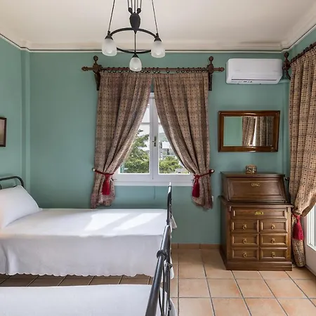 Pantaleon House بيت للعطل Posidhonía