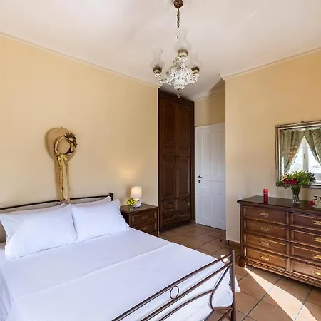 Pantaleon House بيت للعطل