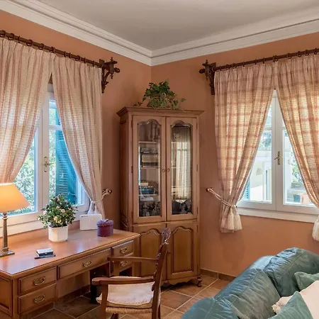 Дом отдыха Pantaleon House *
